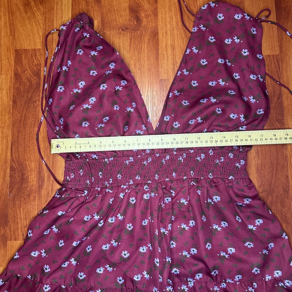 Lulu's Burgundy Floral Ruffle Romper size L - Picture 4 of 8